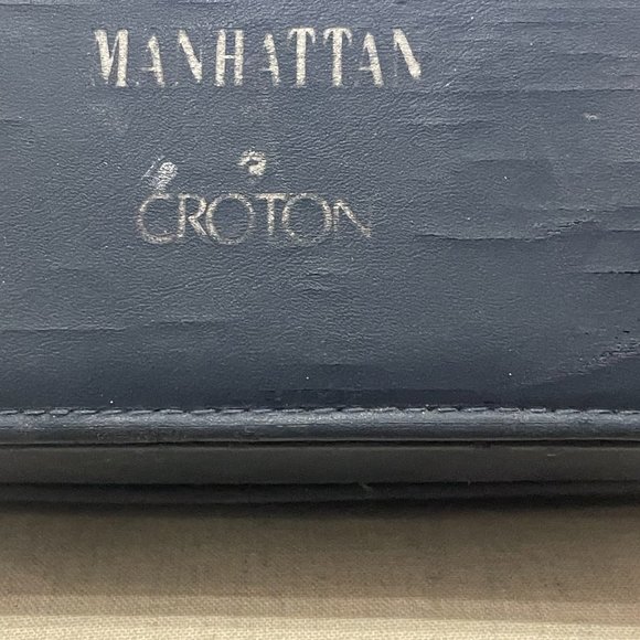 Croton Manhattan Watch Interchangeable Distressed Denim Bands Set with Case - Picture 9 of 11